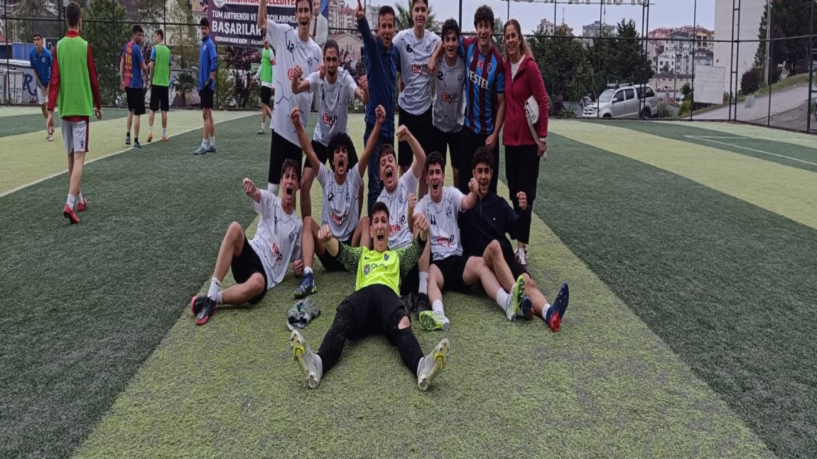 Futbol A Takımımız Akçaabat Belediyesi'nin Düzenlediği Turnuvaya Katıldı.
